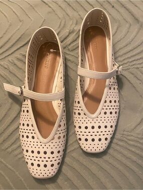 Cut out white old navy Flats